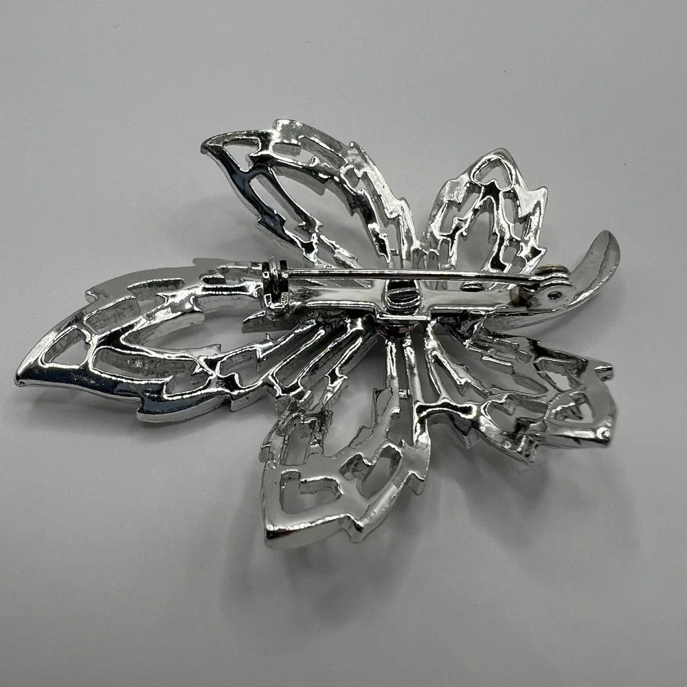 Vintage Leaf Brooch Open‎ Metal Work Brushed Silver Tone Pin